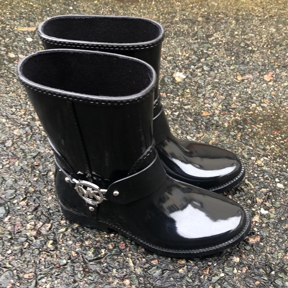 Michael Kors Fulton Harness Rain Boots Size 6 - Picture 4 of 11